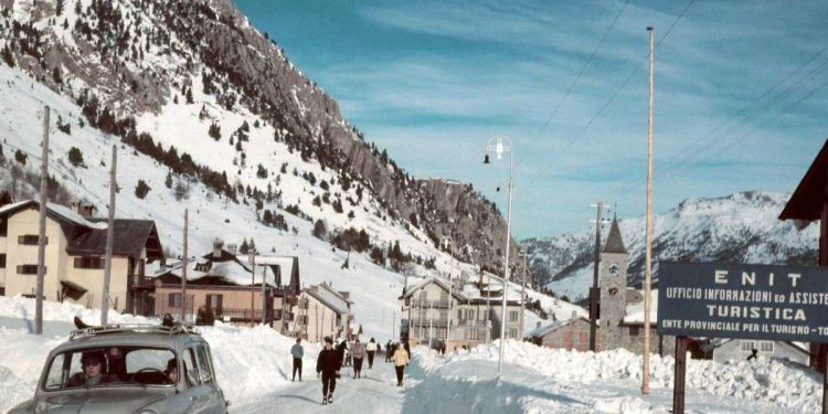 Coronavirus, rinviate le elezioni regionali in Valle d'Aosta (Foto LaPresse)