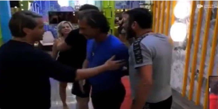 Rissa tra Sossio Aruta e Zequla al Gf Vip - Screenshot da video