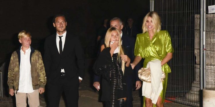 Francesco Totti, Ilary Blasi e i figli Cristian e Chanel (Foto LaPresse)