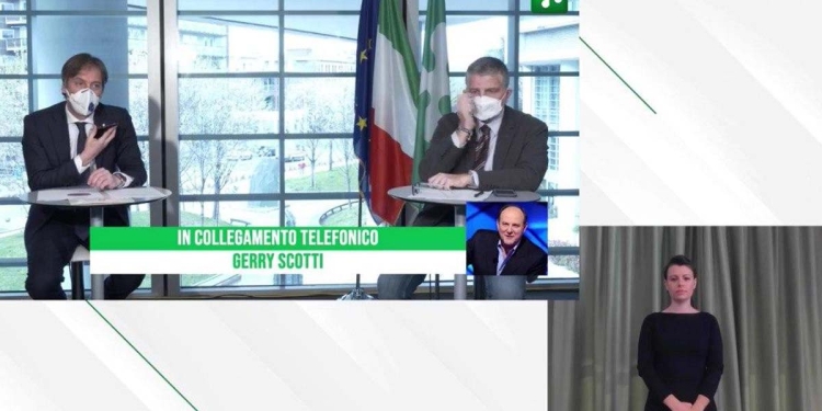 Gerry Scotti interviene telefonicamente