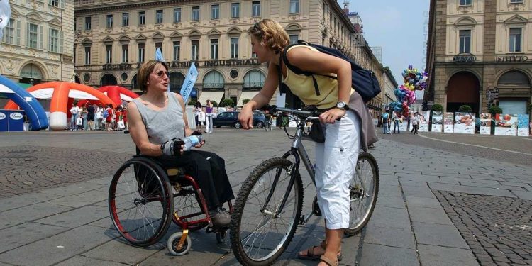 Coronavirus, dura accusa di una donna disabile (Foto LaPresse)