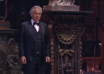 Andrea Bocelli in concerto nel Duomo di Milano