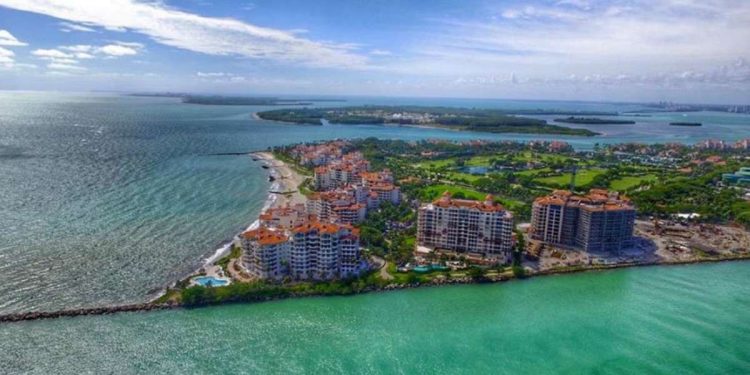 Fisher Island si trova a Sud di Miami Beach (da Facebook)