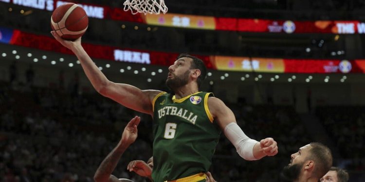 Andrew Bogut, centro dell'Australia (Foto LaPresse)