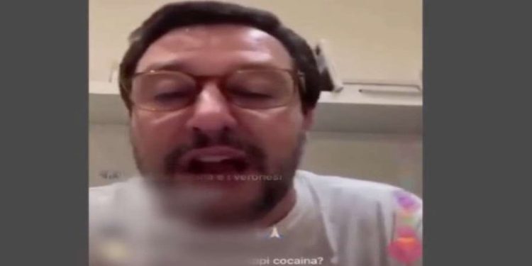 Matteo Salvini durante diretta Instagram