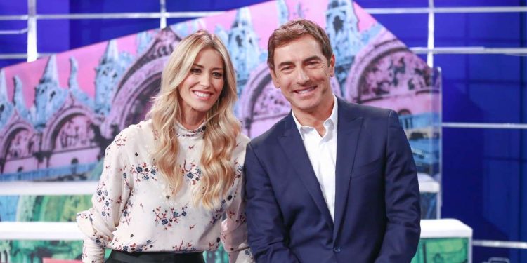 Elena Santarelli e Marco Liorni alla trasmissione Italia Sì (Foto LaPresse)