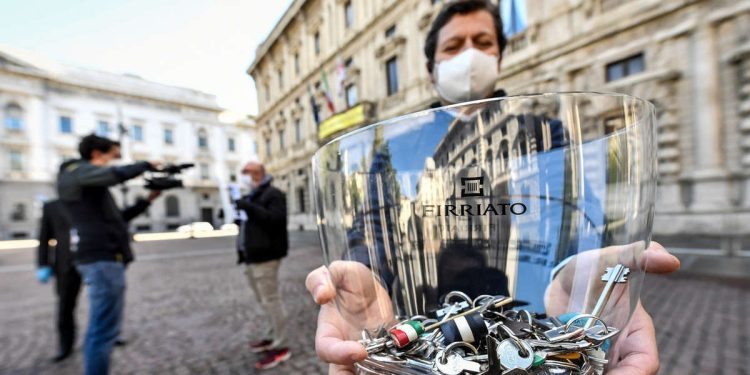 La protesta dei commercianti a Milano (Lapresse)