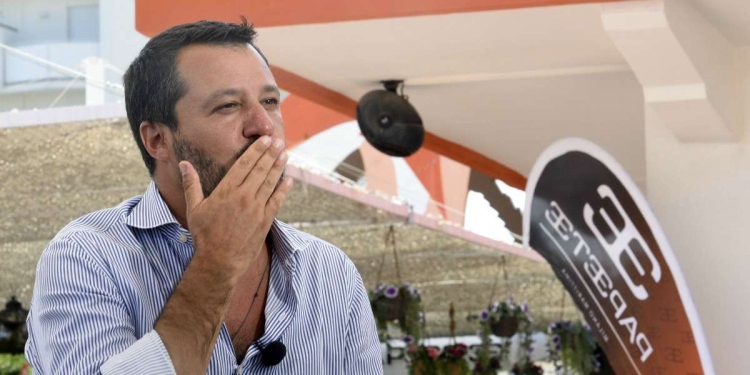 Matteo Salvini al Papeete Beach di Milano Marittima (Foto LaPresse)