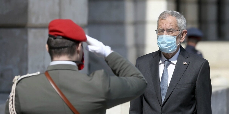 Alexander Van Der Bellen, presidente della Repubblica austriaca (Foto LaPresse)