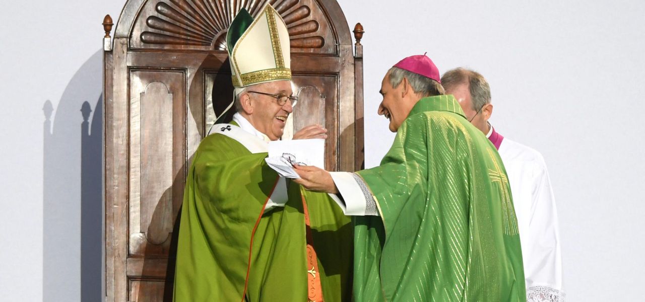 Papa e vescovo Bologna