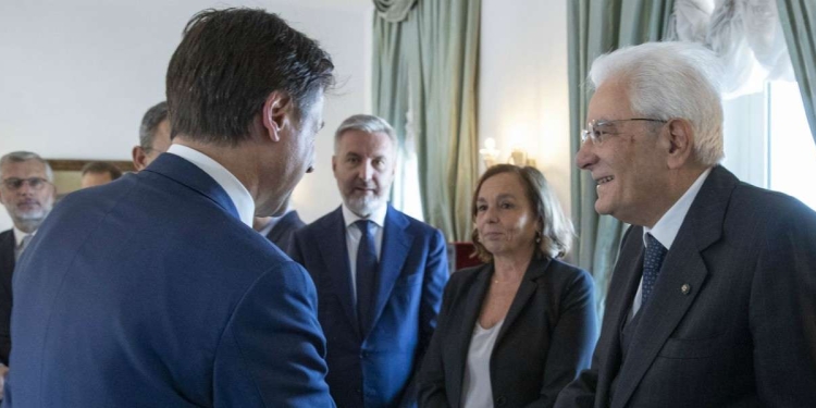 Giuseppe Conte, Lorenzo Guerini, Luciana Lamorgese con Sergio Mattarella (LaPresse)