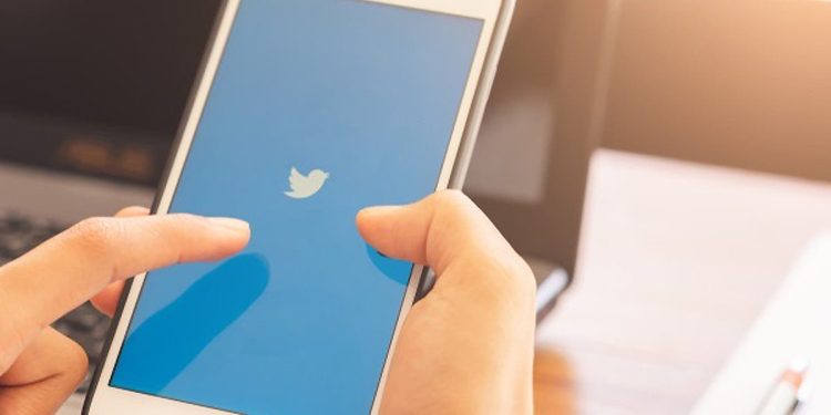 Twitter installato su un telefono