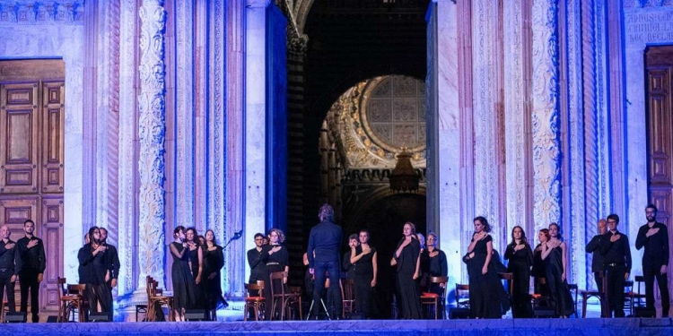 Coro della Cattedrale “Guido Chigi Saracini”, diretto da Lorenzo Donati