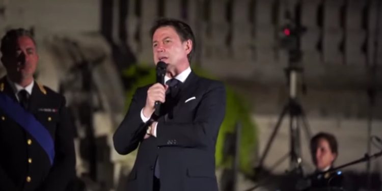 Conte al concerto della Polizia