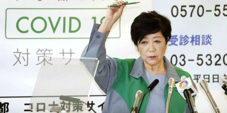 Il governatore di Tokyo Yuriko Koike (LaPresse)