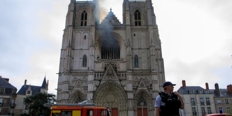 Incendio Cattedrale Nantes