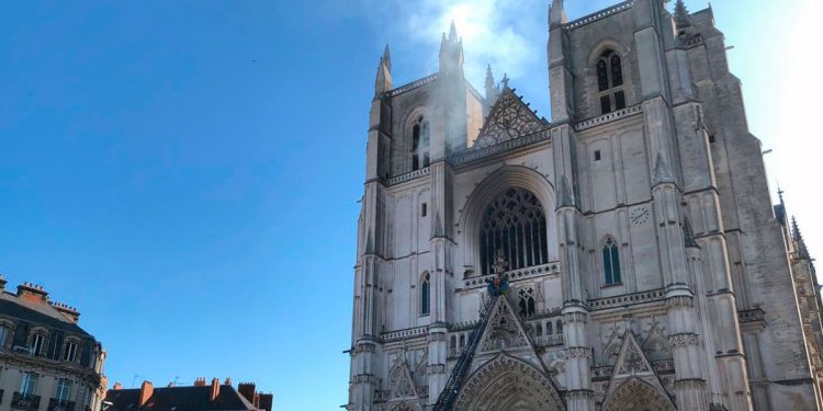 Incendio cattedrale Nantes