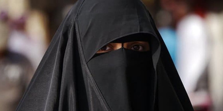 Il Baden-Württemberg vieta burqa e niqab a scuola