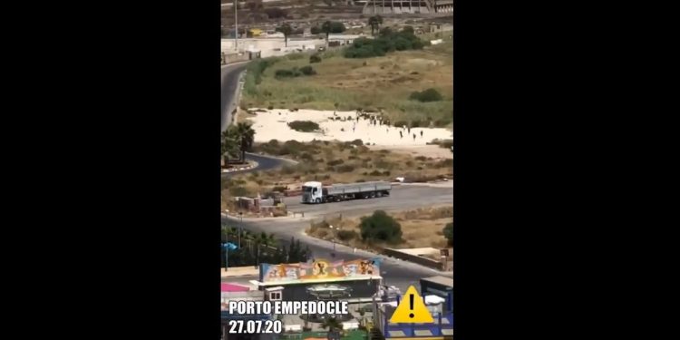 porto empedocle migranti