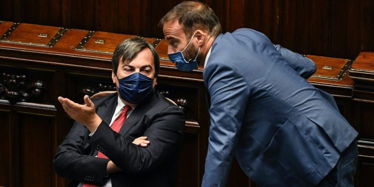 Il ministro Vincenzo Amendola con Luigi Marattin (Foto: LaPresse)