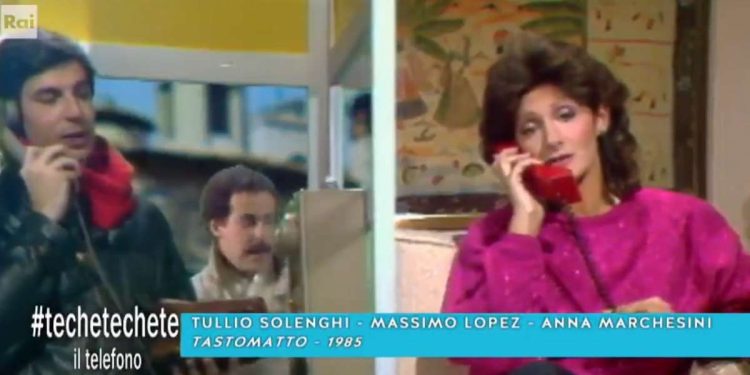 sketch del telefono in tv techetechetè