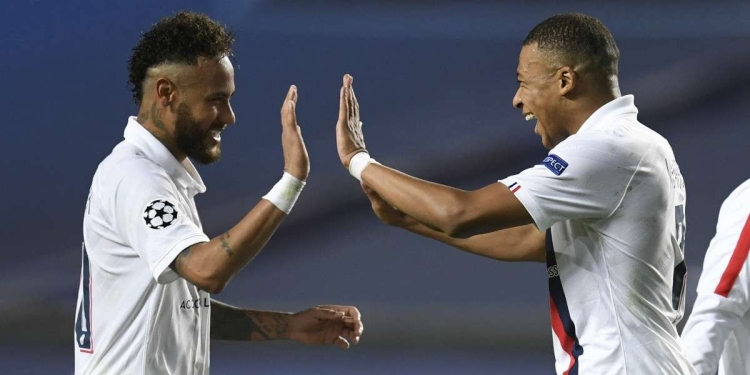 La coppia d'oro del PSG, Neymar e Mbappé (Foto LaPresse)