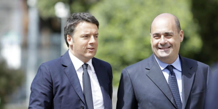 Matteo Renzi con Nicola Zingaretti (LaPresse)