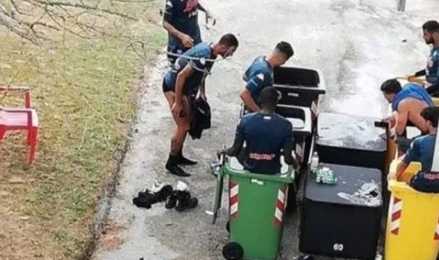 Calcio Napoli, crioterapia nei bidoni dell'immondizia (Instagram)