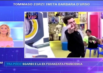 Tommaso Zorzi imita Barbara D'Urso