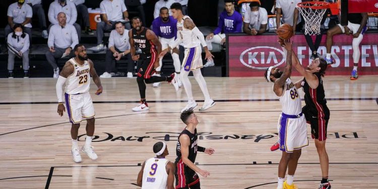 Diretta Heat Lakers, finali NBA 2020 gara-4 (Foto LaPresse)