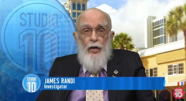 James Randi in una recente intervista alla tv americana (Youtube)