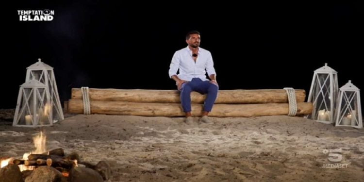 Davide e Serena, falò a Temptation Island