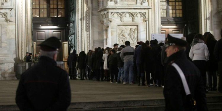 Messa di Natale nel Duomo di Milano (LaPresse)