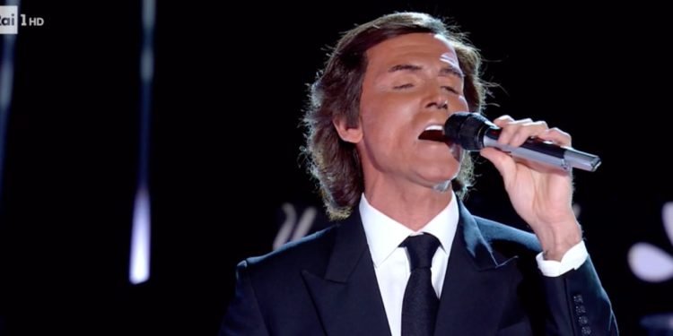 Sergio Muniz è Julio Iglesias