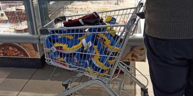 Sneakers Lidl in Italia: sold out in 3 ore (Foto presa dai social)