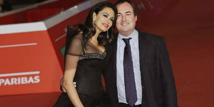 Maria Grazia Cucinotta in compagnia del marito Giulio Violati