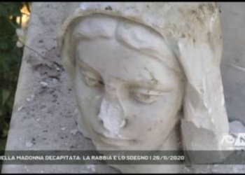 La statua della Madonna di Marghera decapitata (Foto Antenna Tre)