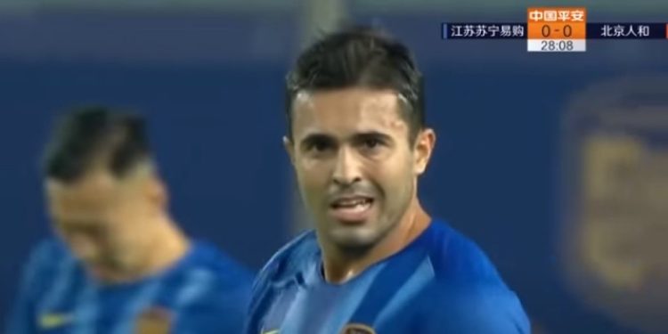 Eder con la maglia dello Jiangsu, foto Youtube