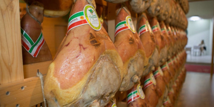 Il Prosciutto crudo di Parma, una delle eccellenze del Made in Italy agroalimentare (Lapresse)