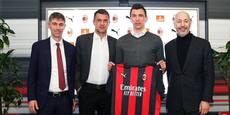 Mario Mandzukic, giocatore del Milan da gennaio 2021 (da Twitter AC Milan)