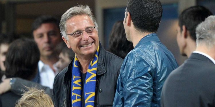 Paolo Bonolis a San Siro per seguire una partita dell'Inter (Foto LaPresse)