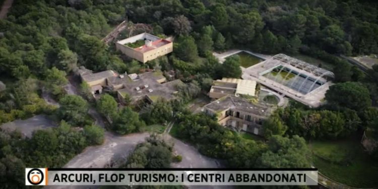 Otranto, centro turismo abbandonato (foto: Fuori dal Coro)