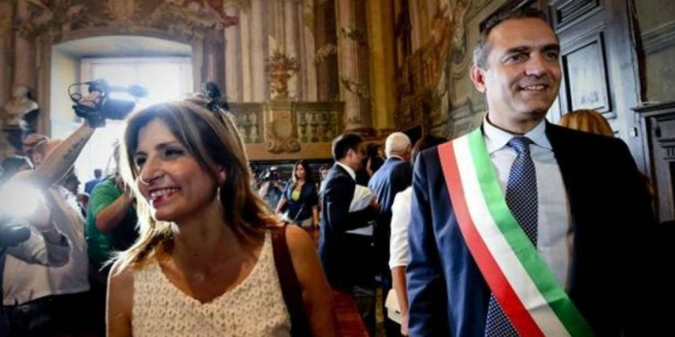 Luigi De Magistris in compagnia di Maria Teresa Dolce