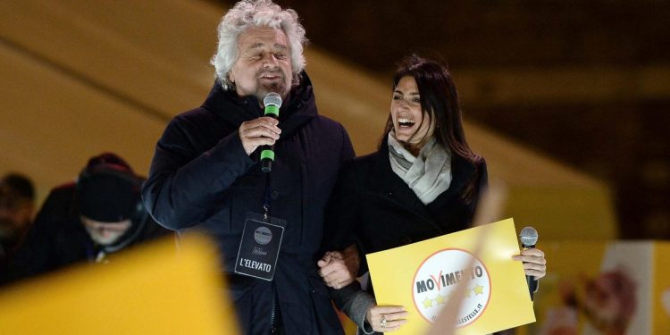 Beppe Grillo e Virginia Raggi (Foto: LaPresse)