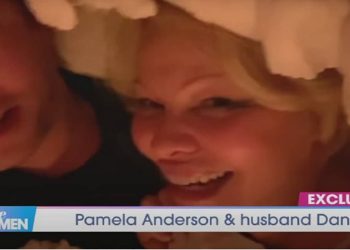 Oamela Anderson e Dan Hayhurst - Screenshot da video