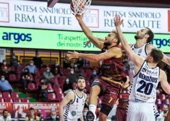 Diretta Venezia Sassari, gara-1 quarti playoff basket Serie A1 (da facebook.com/ReyerVenezia)