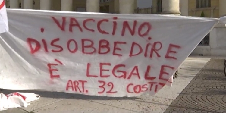 Manifestazione no vax a Verona (Foto: YouTube)