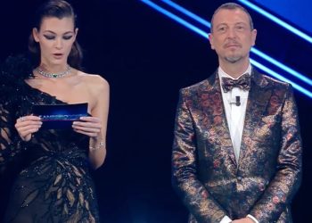 Vittoria Ceretti con Amadeus a Sanremo 2021