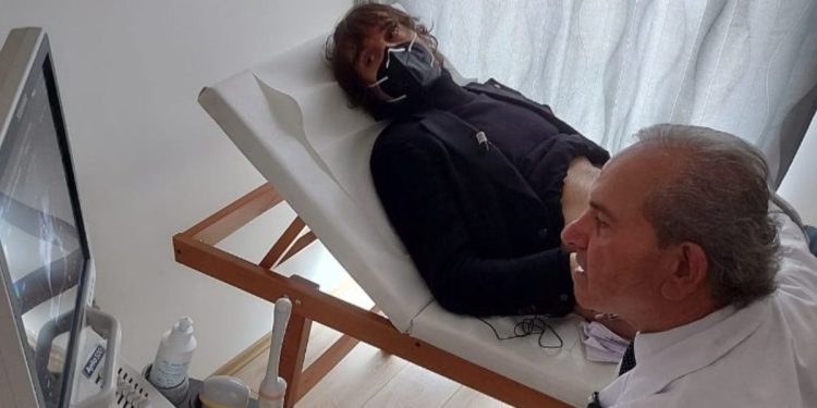 Giuseppe Cruciani dal medico no vax Roberto Petrella (Foto: Instagram)