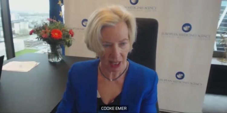 Emer Cooke (Foto: YouTube)